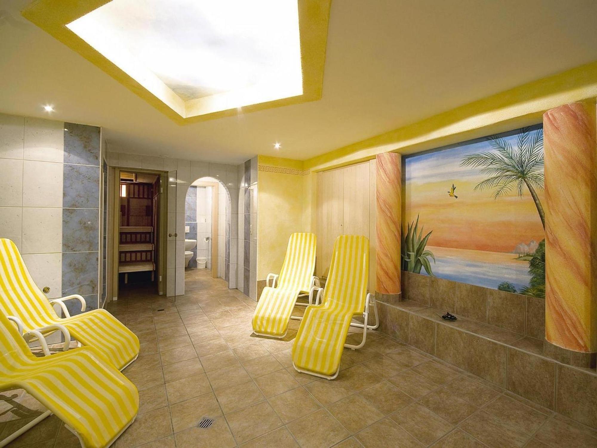 Flat With Sep Entrance On Ground Floor In Neustift Appartement Neustift im Stubaital Buitenkant foto