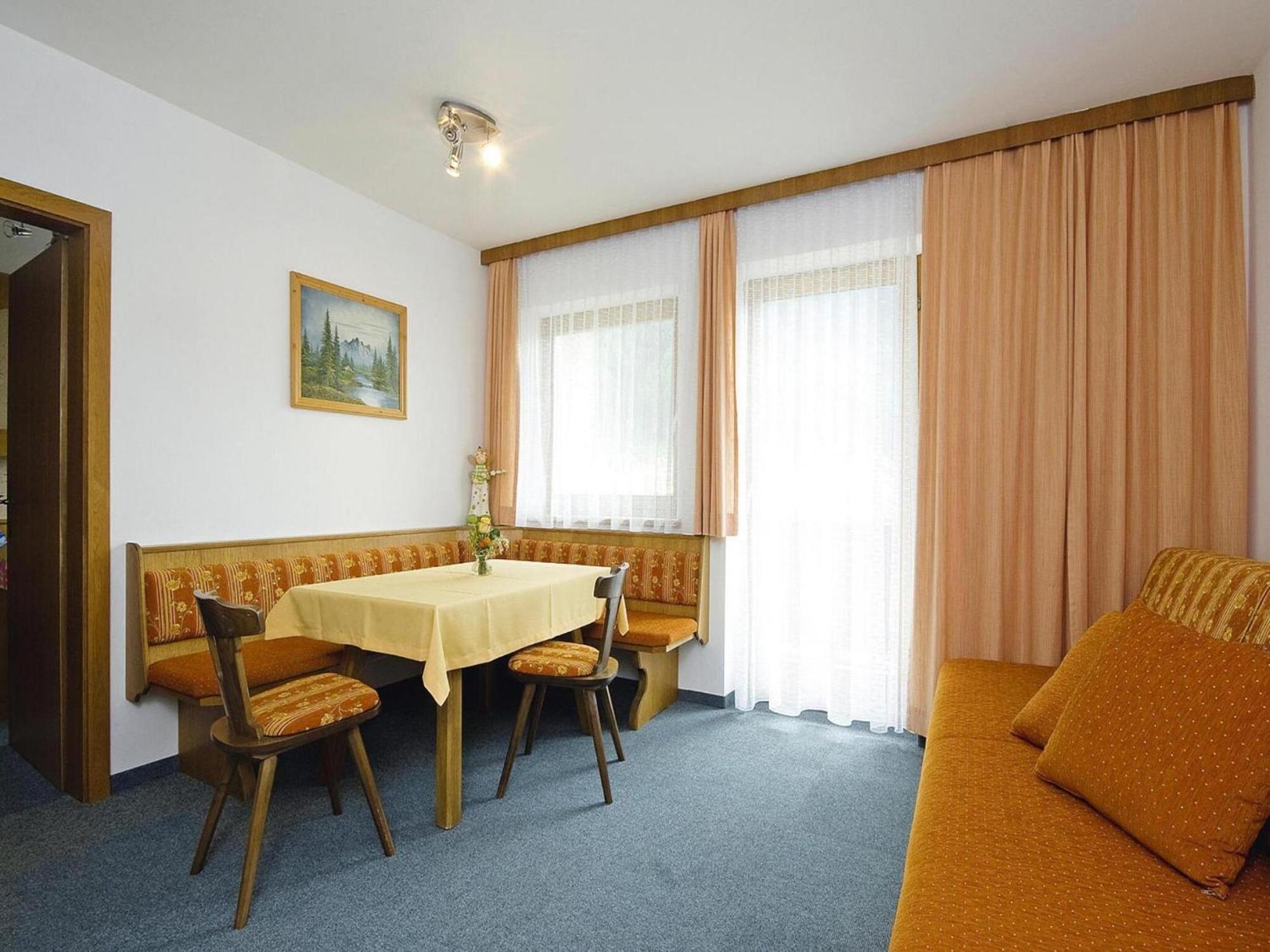 Flat With Sep Entrance On Ground Floor In Neustift Appartement Neustift im Stubaital Buitenkant foto